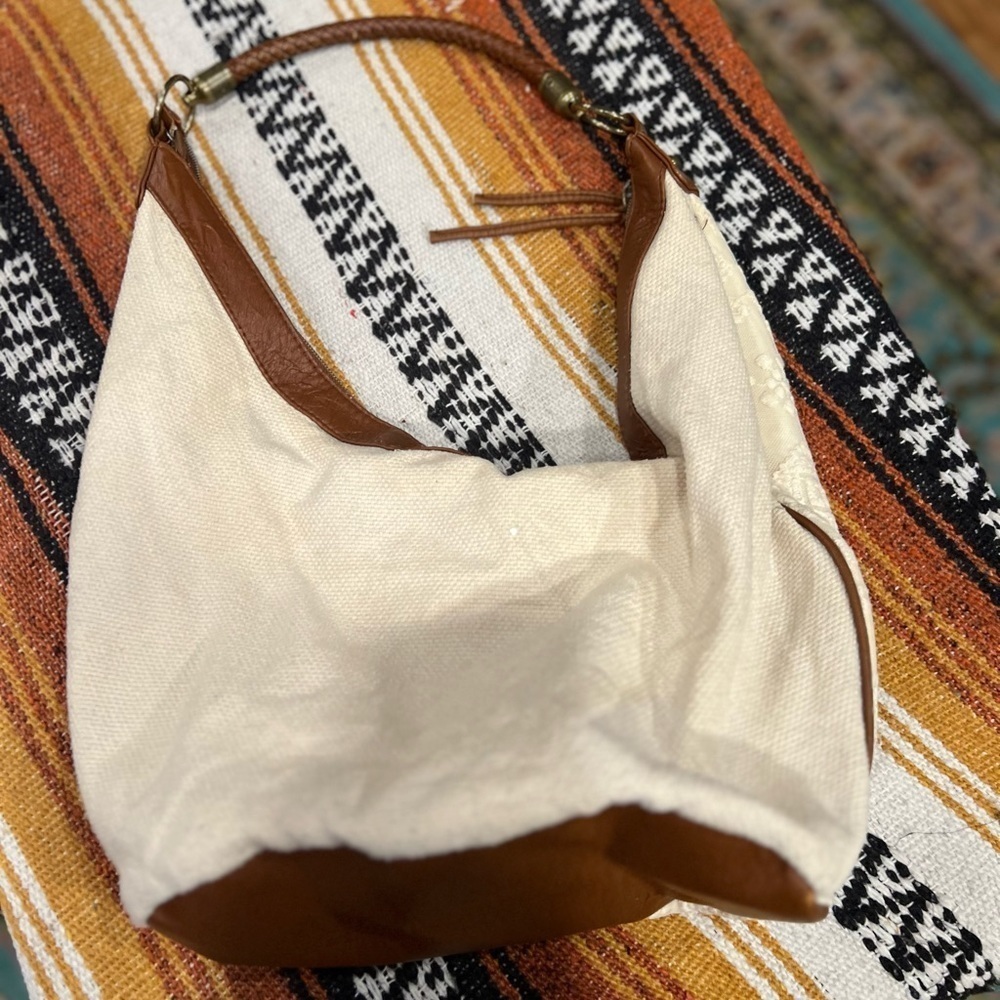 T-shirt & Jeans handbag in GUC - Picture 3 of 7